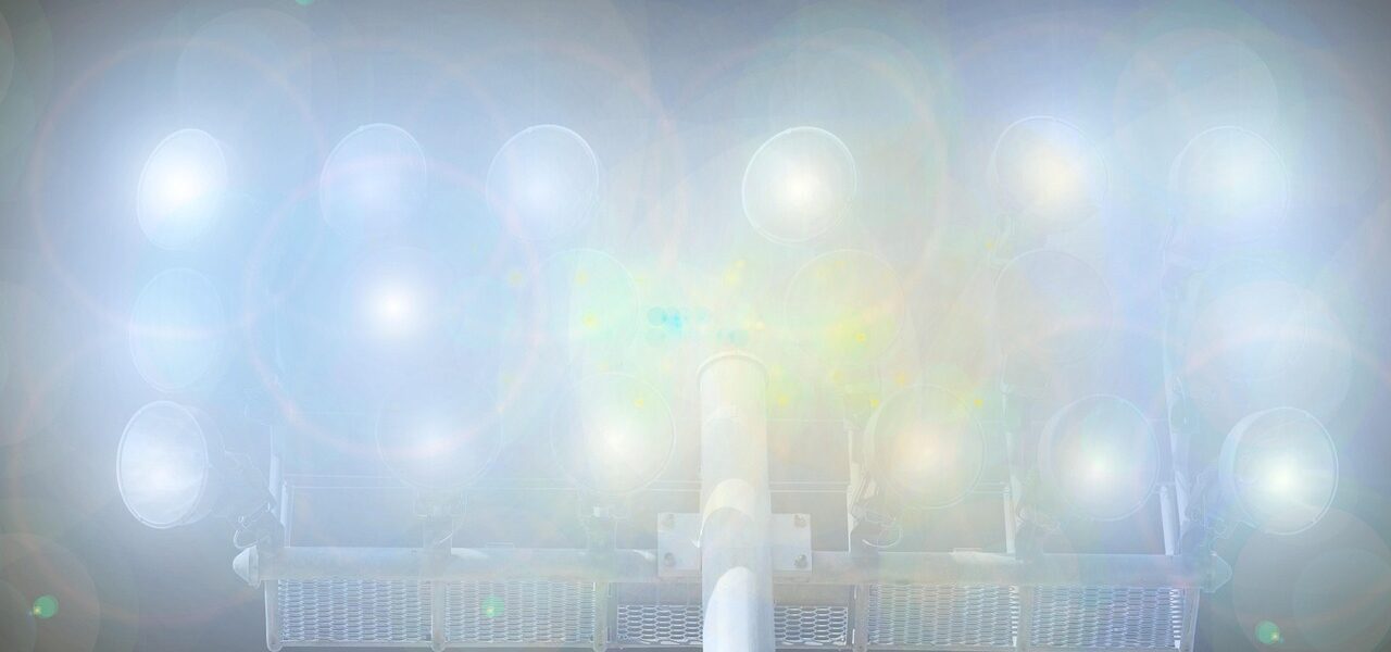 floodlight-2546098_1280